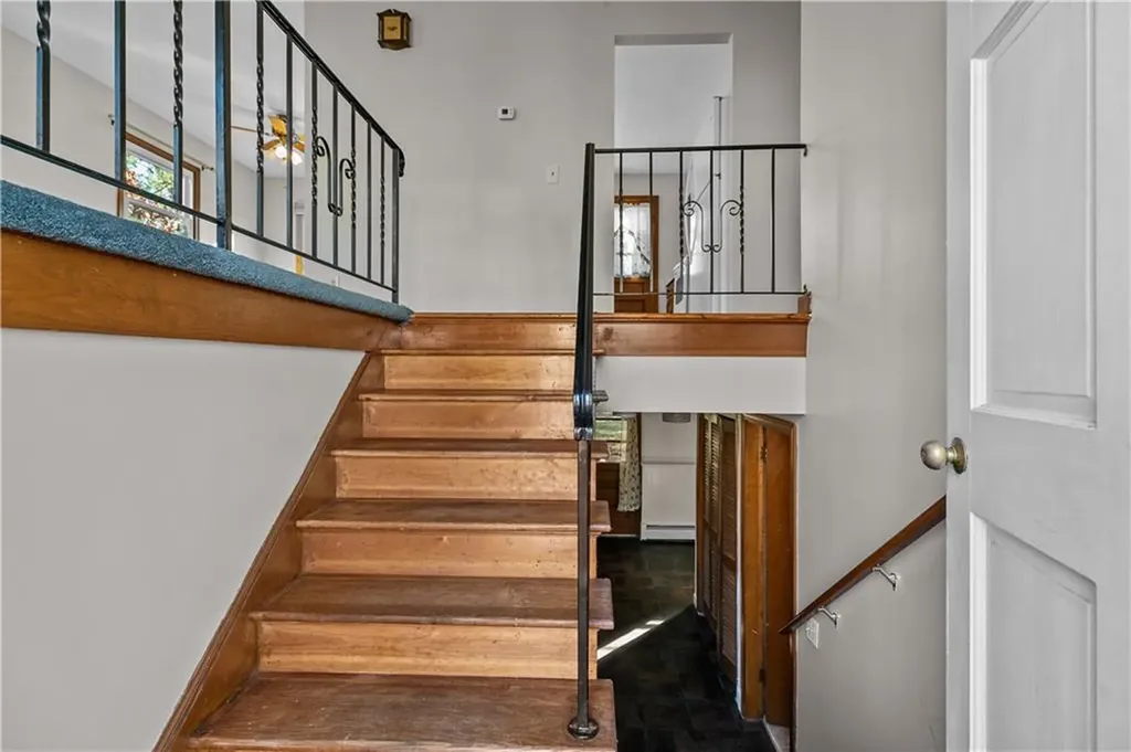 25 Lakeview Avenue Lincoln RI 02865