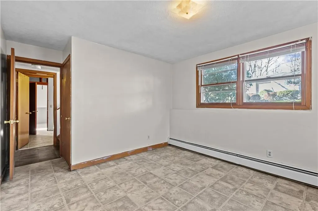 25 Lakeview Avenue Lincoln RI 02865