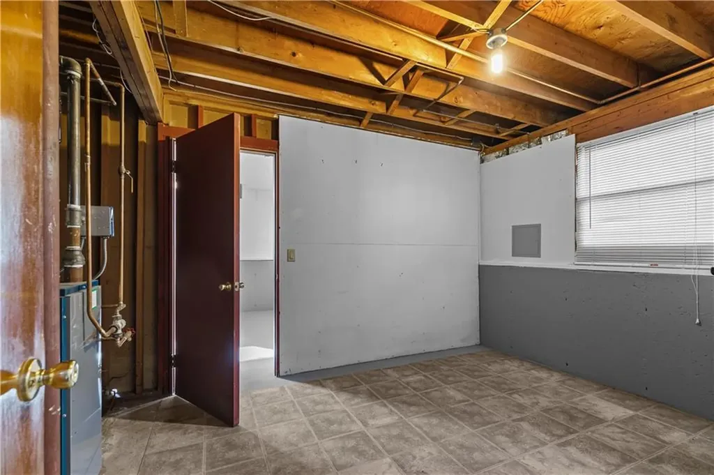 25 Lakeview Avenue Lincoln RI 02865