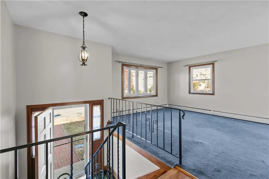 25 Lakeview Avenue Lincoln RI 02865