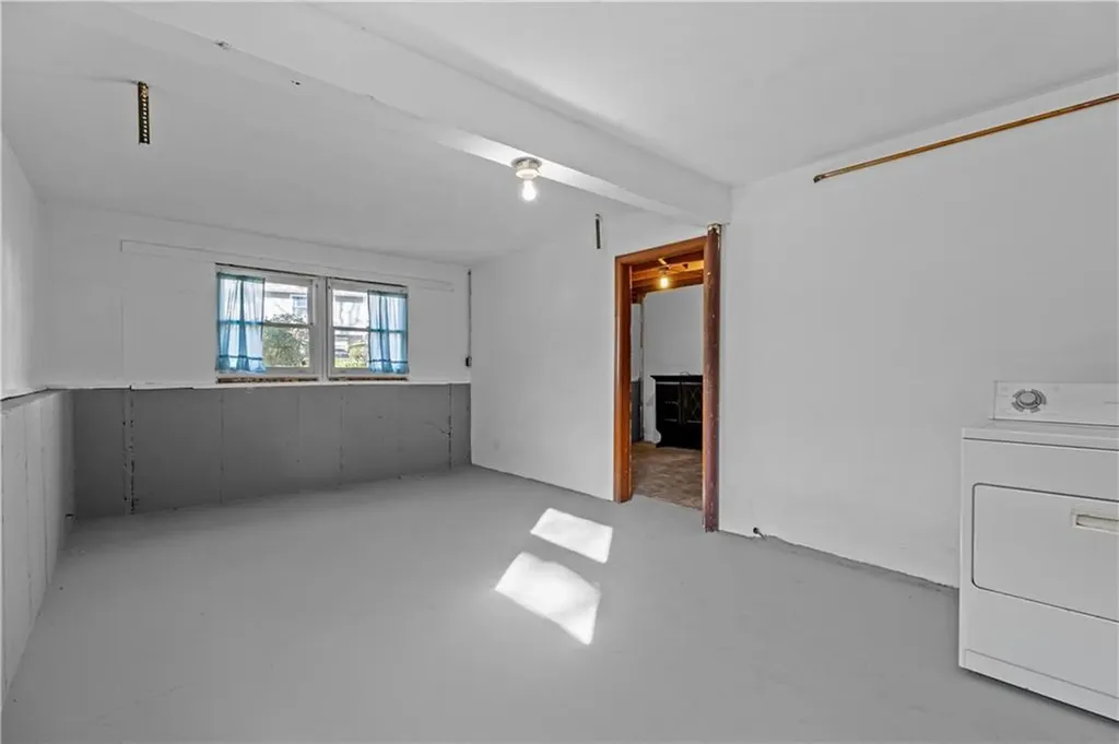 25 Lakeview Avenue Lincoln RI 02865