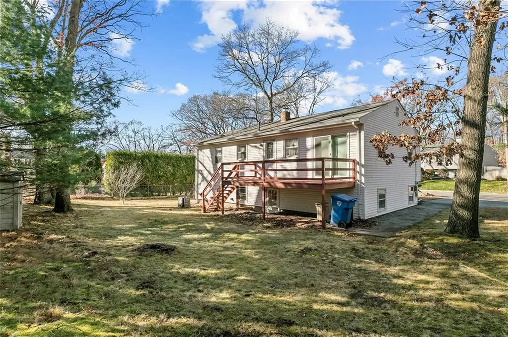 25 Lakeview Avenue Lincoln RI 02865