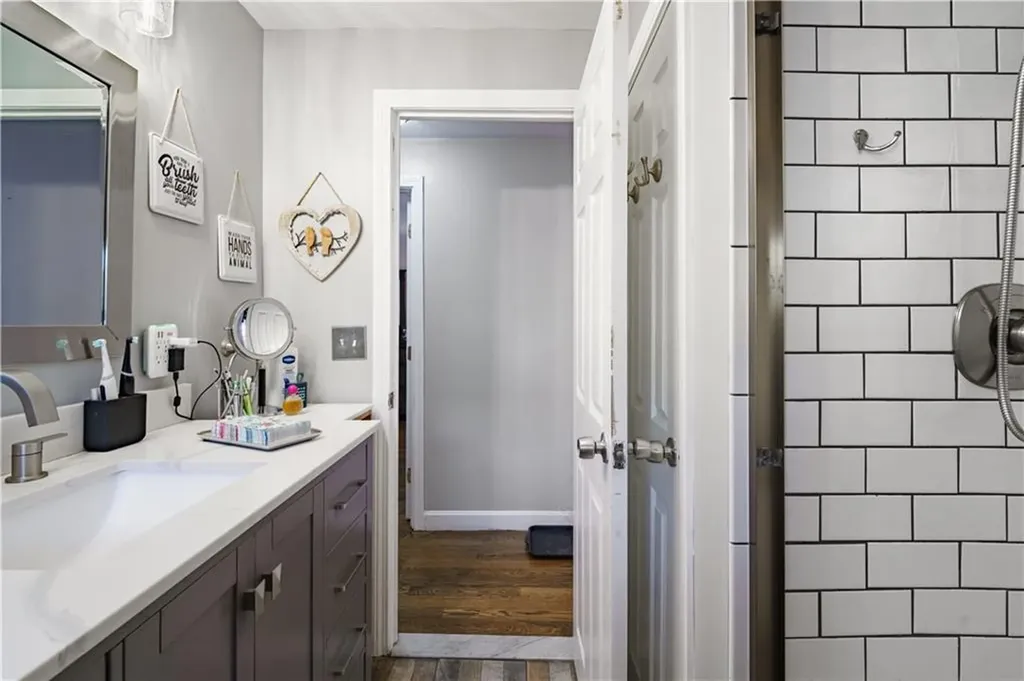 127 Aborn Avenue Warwick RI 02888