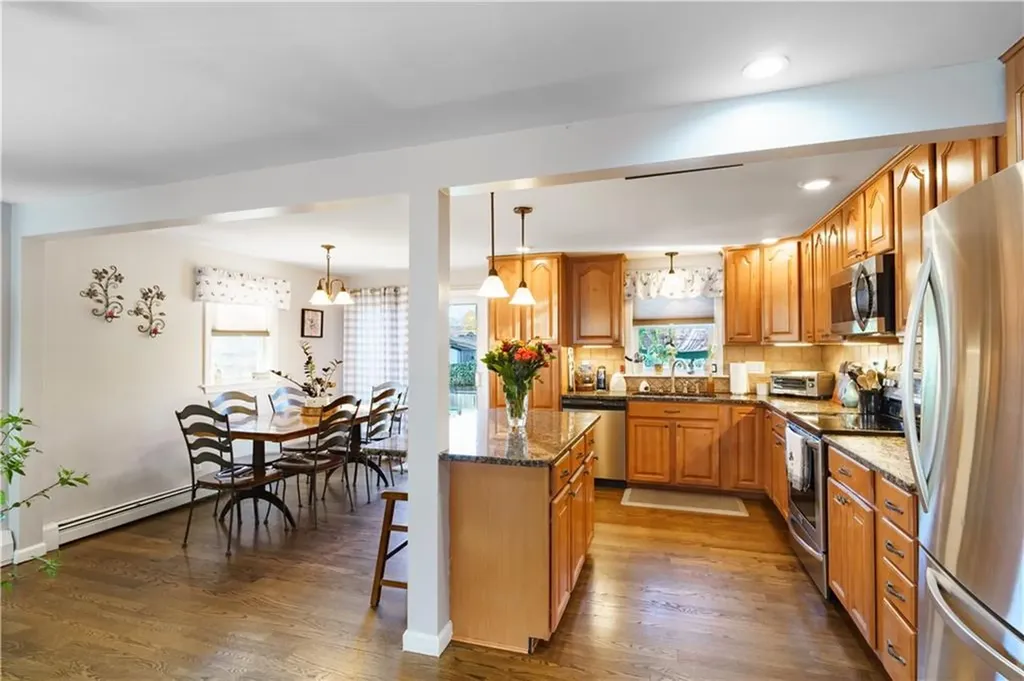 127 Aborn Avenue Warwick RI 02888