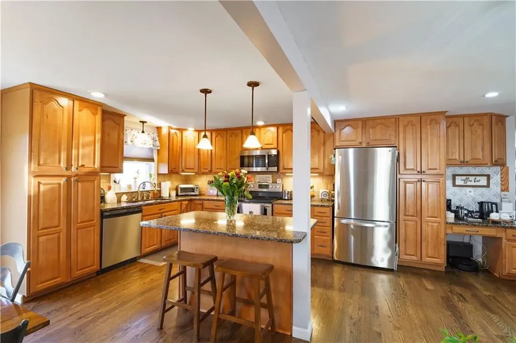 127 Aborn Avenue Warwick RI 02888