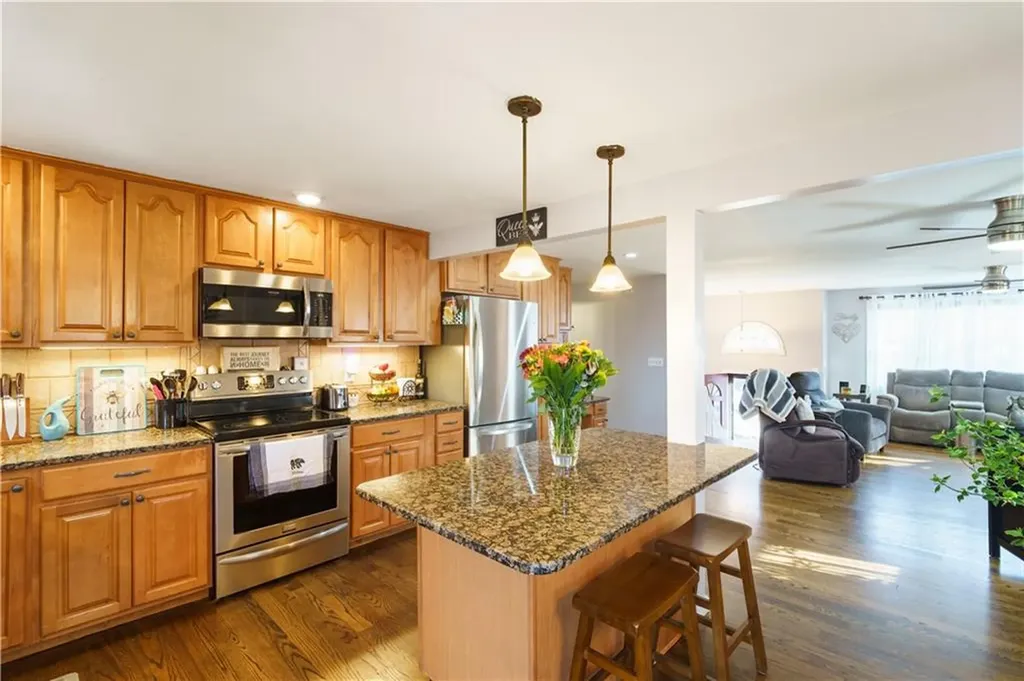 127 Aborn Avenue Warwick RI 02888