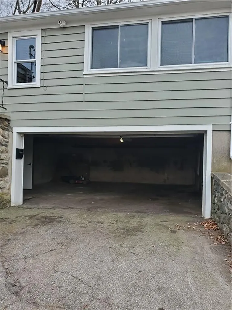 20 Lapre Road North Smithfield RI 02896