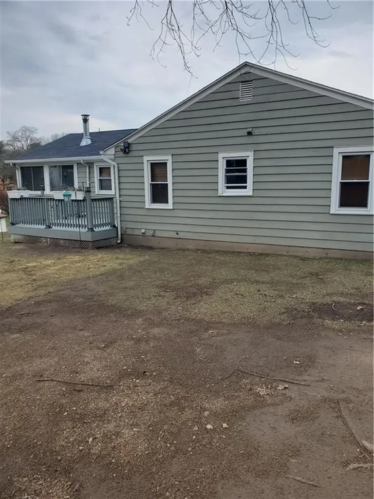 20 Lapre Road North Smithfield RI 02896