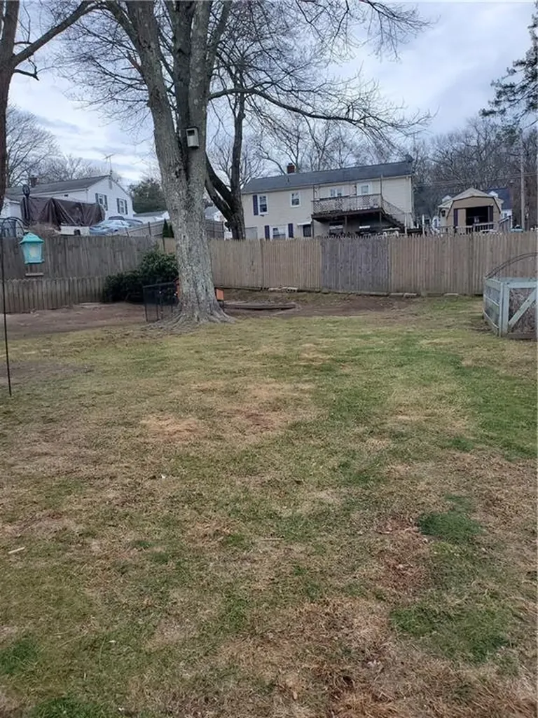 20 Lapre Road North Smithfield RI 02896