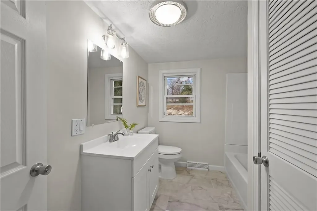 237 Saint Louis Avenue Woonsocket RI 02895