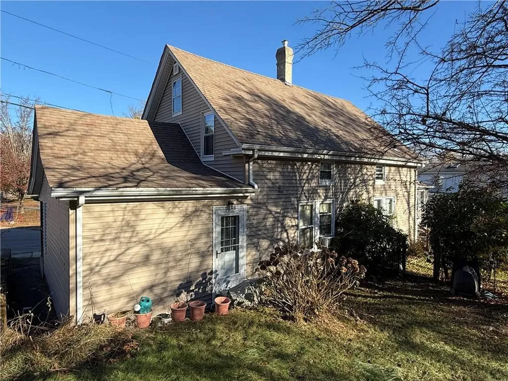 34 36 Willow Street West Warwick RI 02893