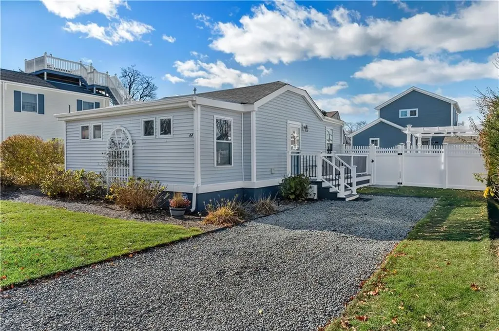 64 Canton Avenue Portsmouth RI 02871