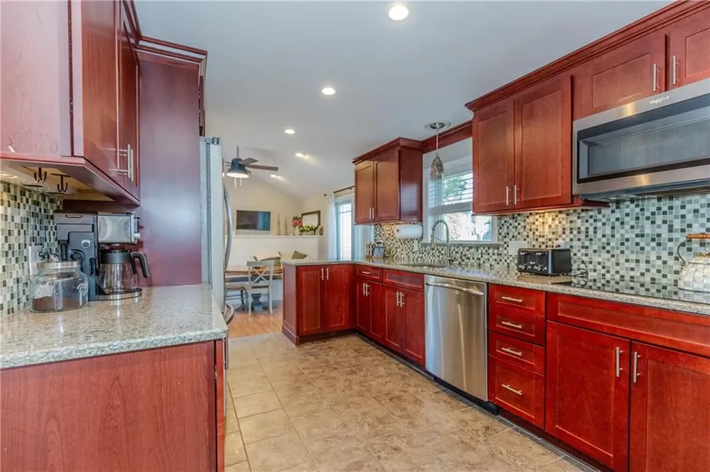 7 Mayfair Drive East Providence RI 02916