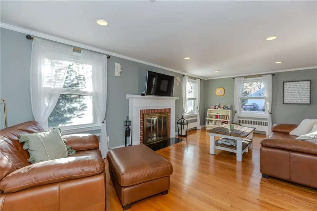 7 Mayfair Drive East Providence RI 02916