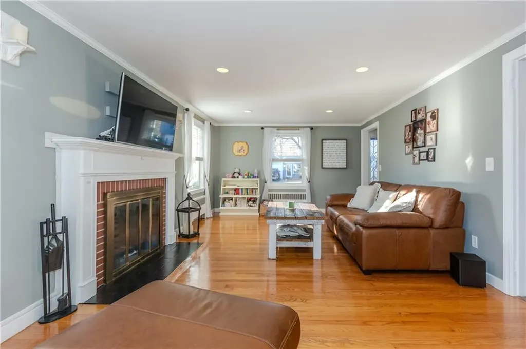 7 Mayfair Drive East Providence RI 02916