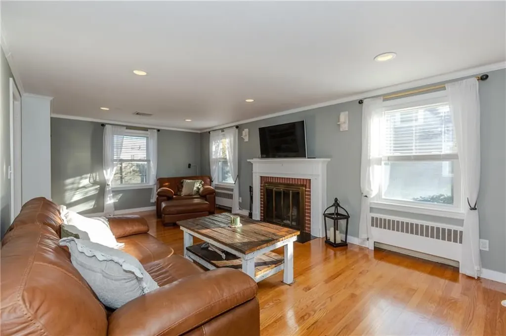 7 Mayfair Drive East Providence RI 02916