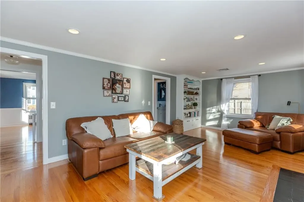 7 Mayfair Drive East Providence RI 02916