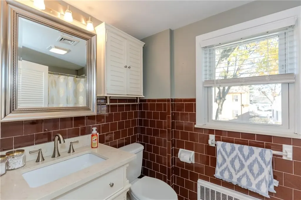 7 Mayfair Drive East Providence RI 02916