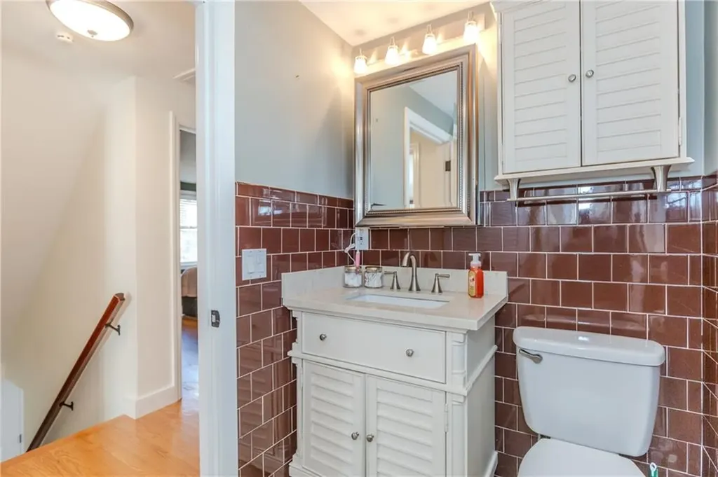 7 Mayfair Drive East Providence RI 02916