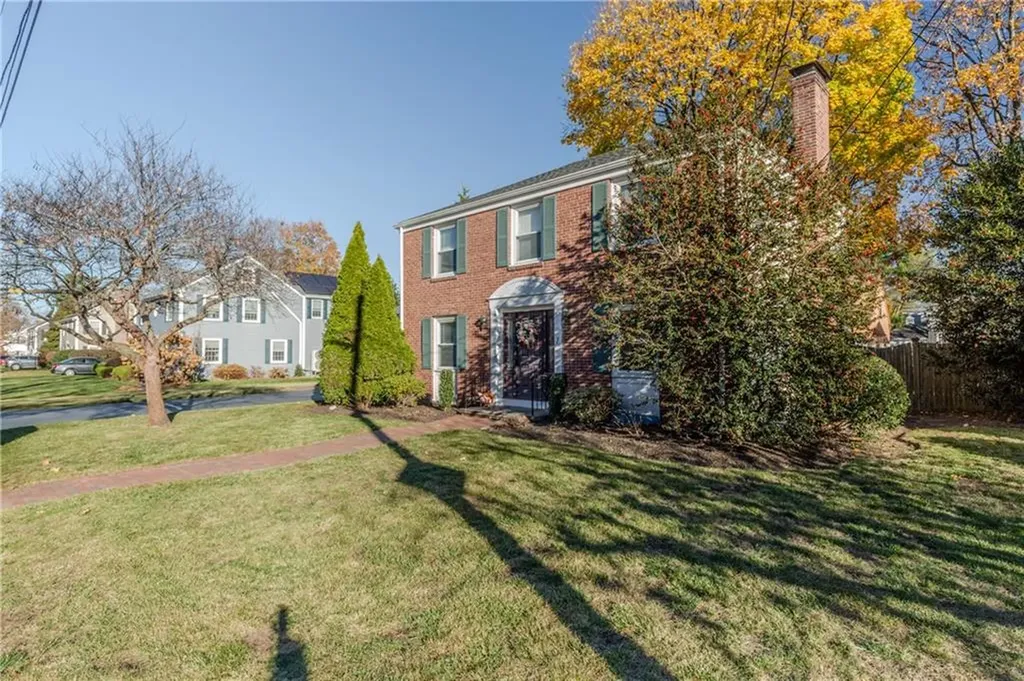 7 Mayfair Drive East Providence RI 02916