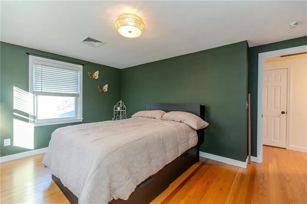 7 Mayfair Drive East Providence RI 02916