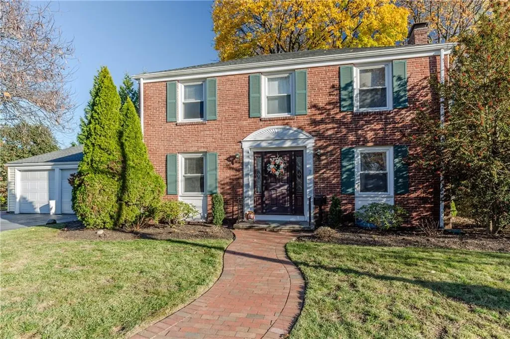 7 Mayfair Drive East Providence RI 02916