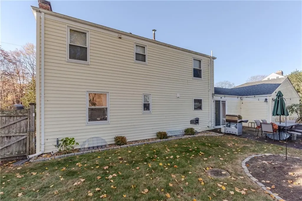 7 Mayfair Drive East Providence RI 02916