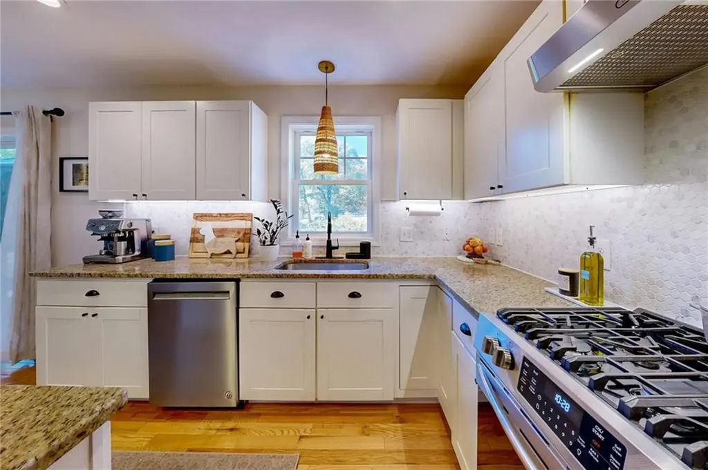 193 Reynolds Avenue Warwick RI 02889