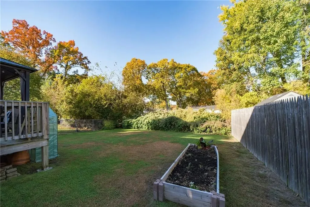 193 Reynolds Avenue Warwick RI 02889