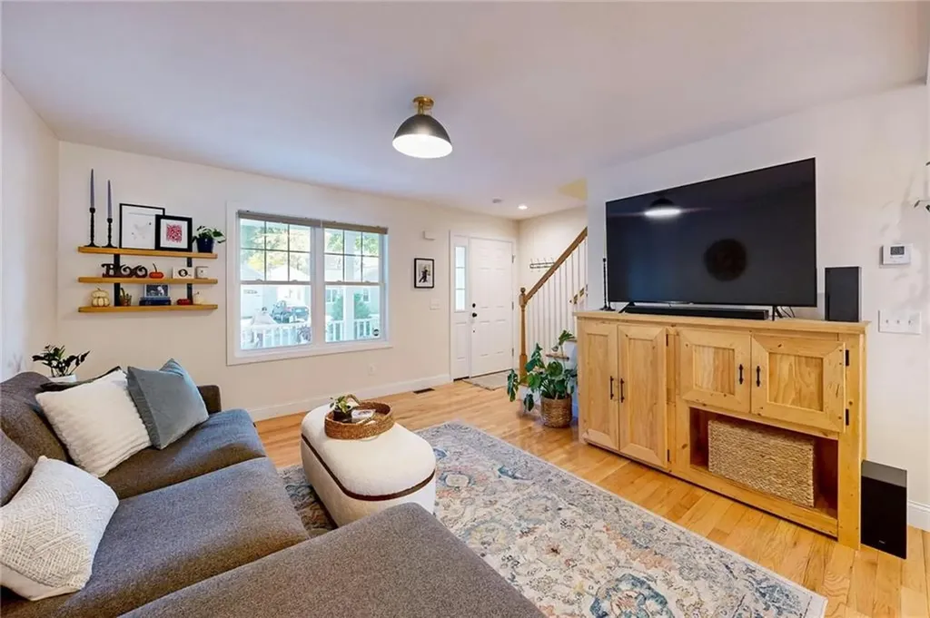 193 Reynolds Avenue Warwick RI 02889