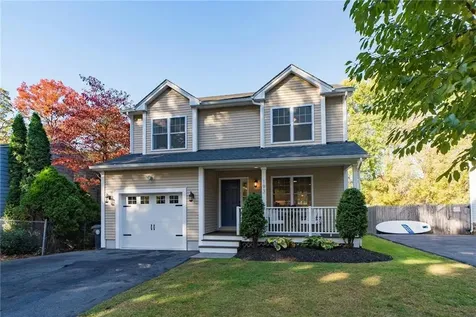 193 Reynolds Avenue Warwick RI 02889