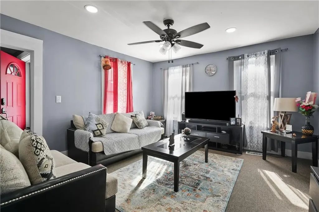 63 W Clifford Street Providence RI 02907