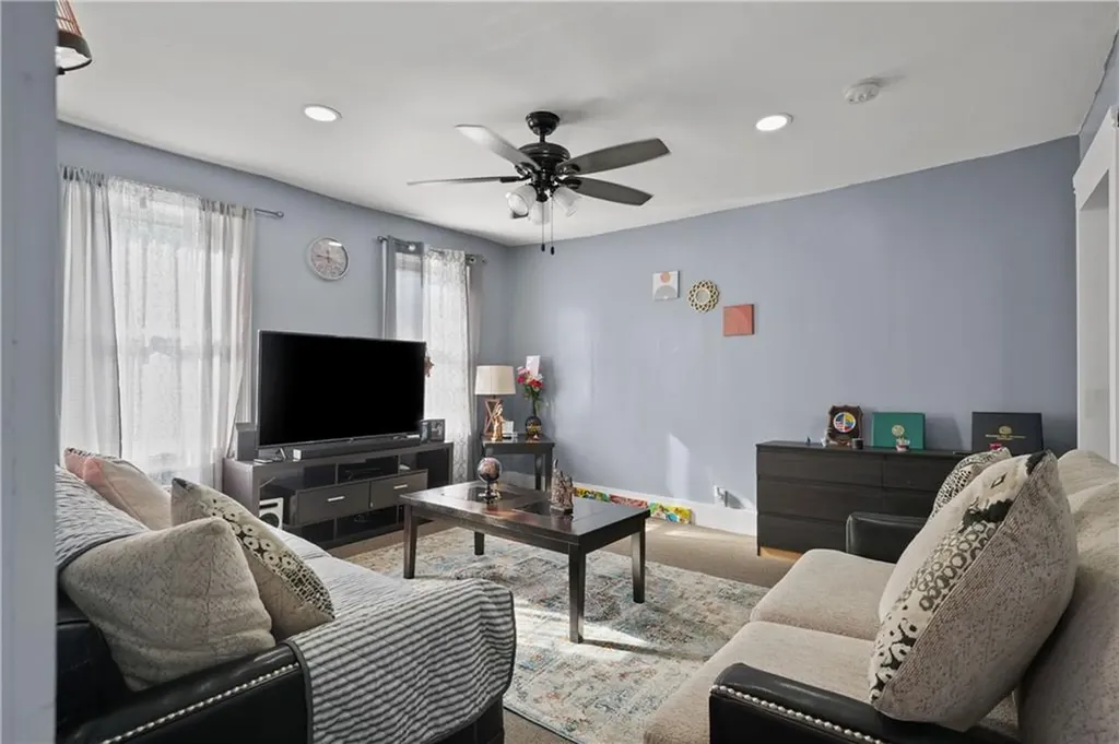 63 W Clifford Street Providence RI 02907