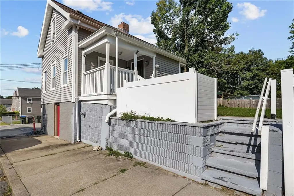 63 W Clifford Street Providence RI 02907