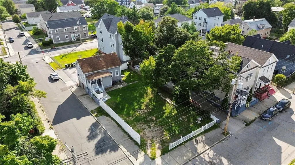 63 W Clifford Street Providence RI 02907