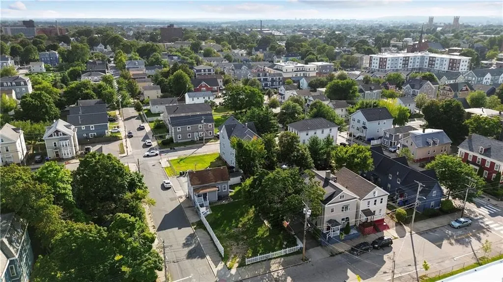 63 W Clifford Street Providence RI 02907