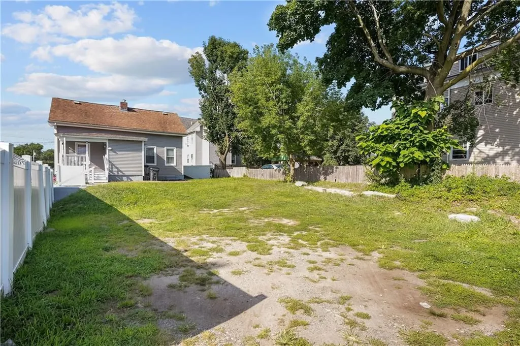 63 W Clifford Street Providence RI 02907