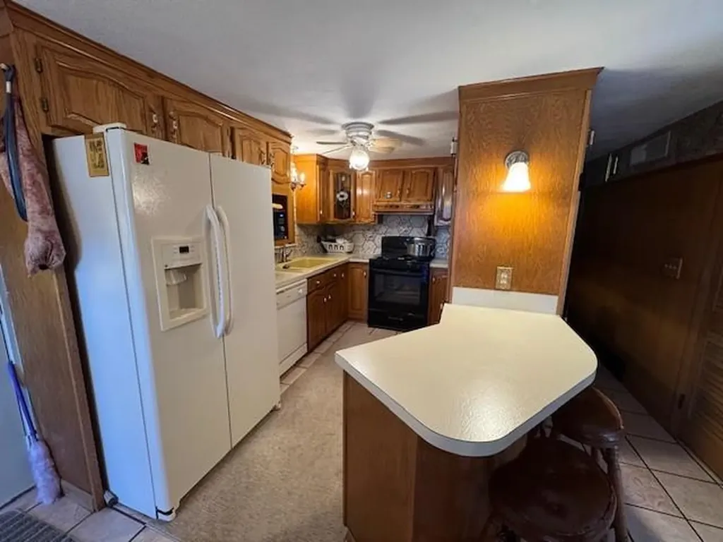 11 Cove Court North Providence RI 02911