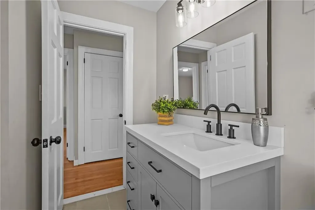 17 Boulevard Avenue Lincoln RI 02865