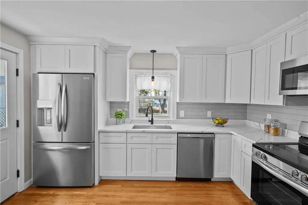 17 Boulevard Avenue Lincoln RI 02865