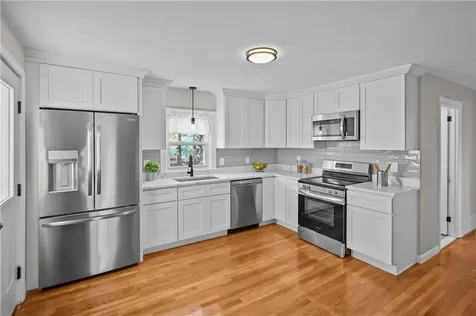 17 Boulevard Avenue Lincoln RI 02865