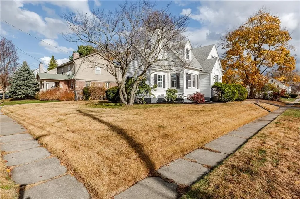 263 Country Club Drive Warwick RI 02888