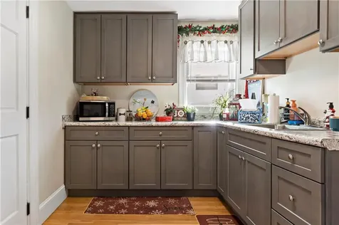 109 Market Street Warren RI 02885