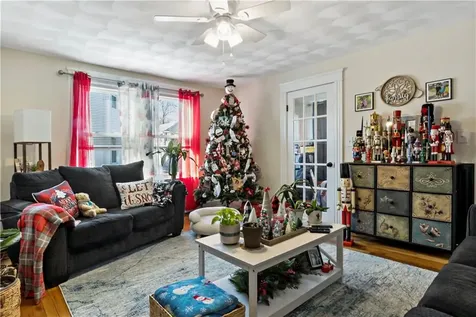 109 Market Street Warren RI 02885