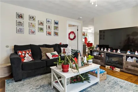 109 Market Street Warren RI 02885