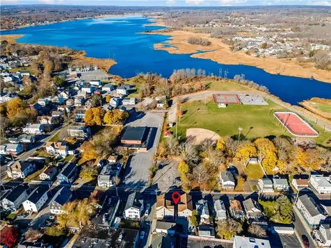 109 Market Street Warren RI 02885