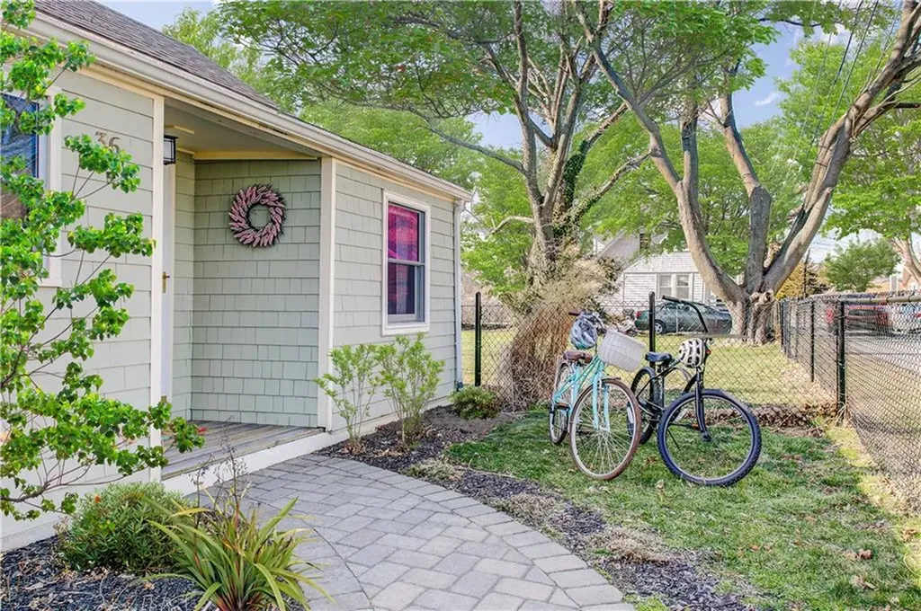 36 Cove Street Portsmouth RI 02871