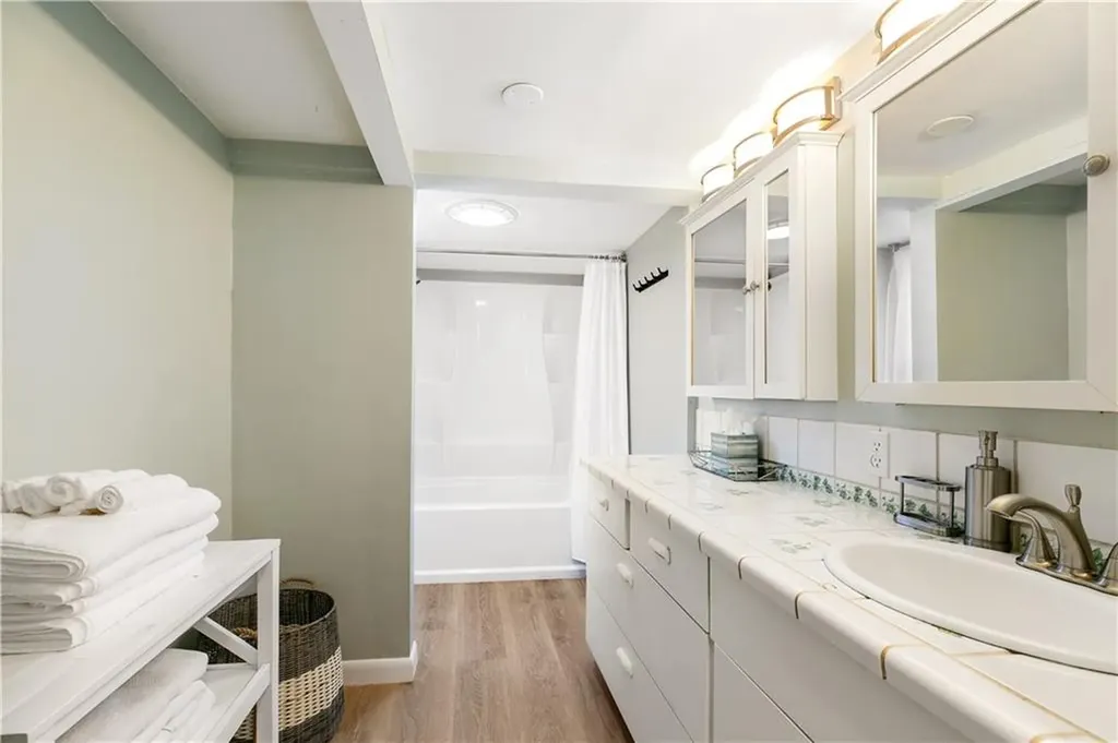 36 Cove Street Portsmouth RI 02871