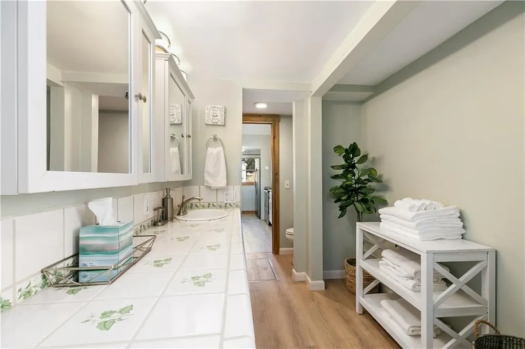 36 Cove Street Portsmouth RI 02871