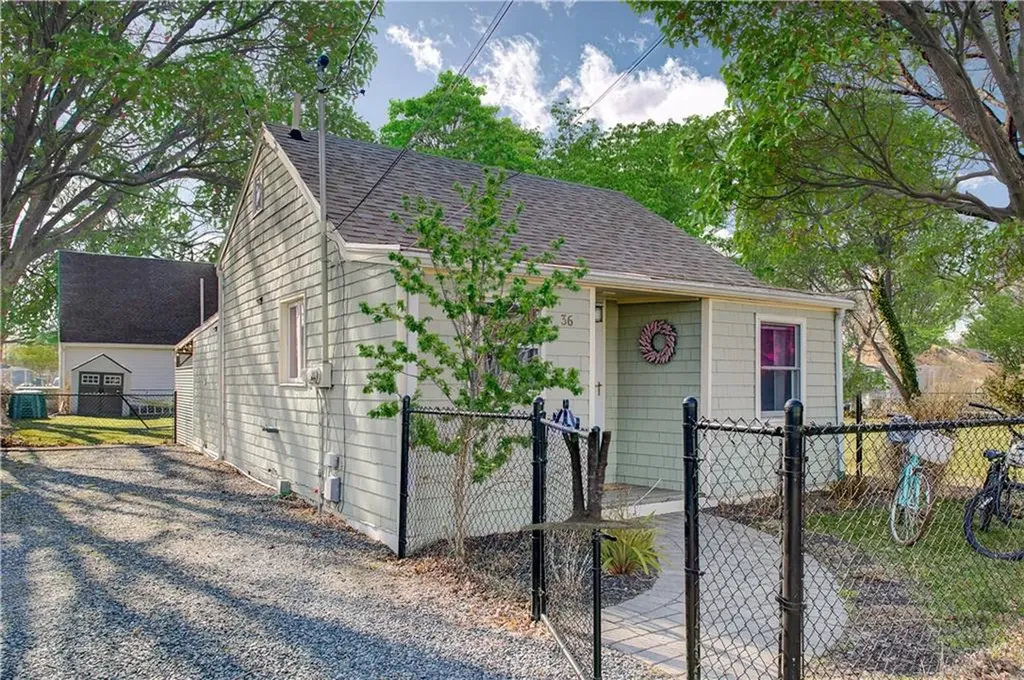 36 Cove Street Portsmouth RI 02871